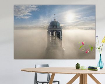 Peperbus kerktoren in Zwolle boven de mist van Sjoerd van der Wal Fotografie