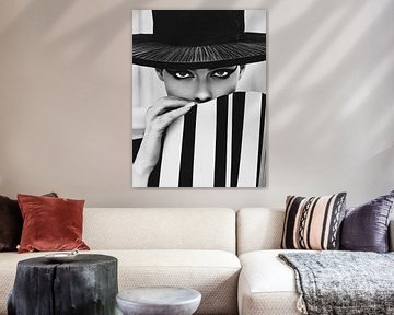 Model met hoed in zwart wit van Franka Poulain