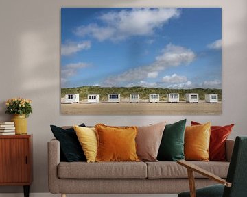 Witte strandhuisjes in Løkken, Denemarken van Sander Groenendijk