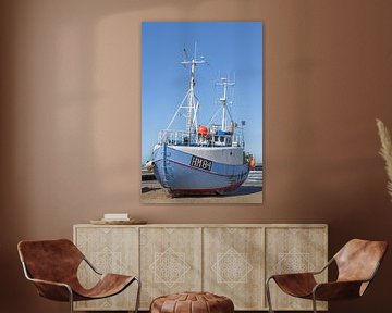 blauwe vissersboot in Løkken van Sander Groenendijk
