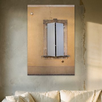 Un coup d'œil furtif à l'extérieur