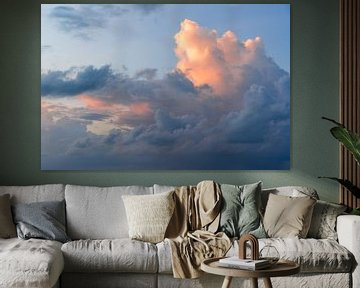 Clouds in evening light by Visuals by Justin