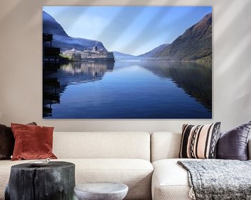 Noorse Fjord met cruiseschip van Christel Smits