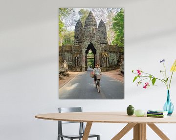 Fietser bij Angkor Thom van Pascale Dumoulein