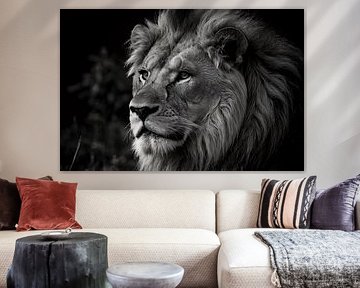 Schwarz-Weiß-Porträt eines kräftigen Löwen von Art & Soul Creations