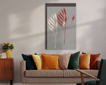 Retro abstract botanisch. Gras in rood en wit op grijs blauw. van Dina Dankers