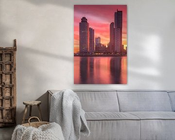 Rotterdam skies on fire van Ilya Korzelius