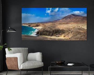 Strand, kust en vulkaanlandschap bij Playa Papagayo van Photo Art Thomas Klee