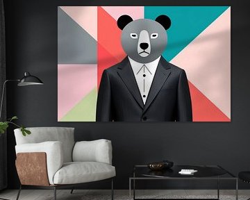 Stilisierter Bär im engen Anzug von Art & Soul Creations