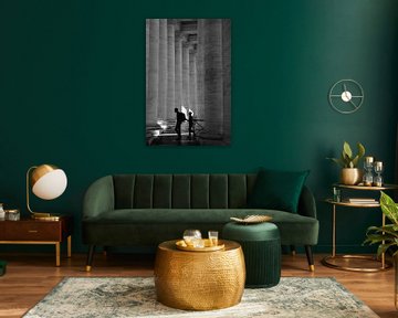 Straat Rome Sint Pieter Man Jongen zwart-wit van Martijn Jebbink Fotografie
