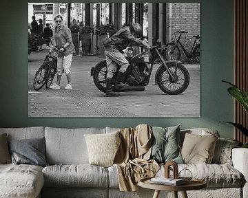Oude motofiets tijdes Airborne Oosterbeek 2024 van Cobi de Jong
