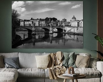 Kunst Architectuur Uitzicht vanaf Ponte Sant_Angelo Zwart-wit Rome Italië van Martijn Jebbink Fotografie