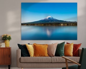 Mount Fuji tijdens een heldere dag bij lake Kawaguchiko van Kingkev fotografie