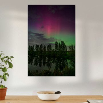 Nordlicht über dem Fluss Vecht in Overijssel