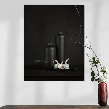 Still life with garlic by Mariska Vereijken