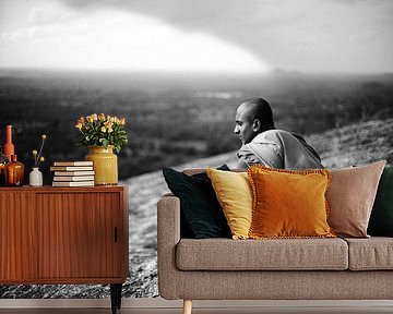 Boeddhistische Monnik, uitzicht Pidurangala-rots, Sigiriya, Sri Lanka van Roel Janssen