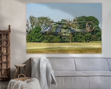 Landende NH-90 helikopter van de Luftwaffe. van Jaap van den Berg