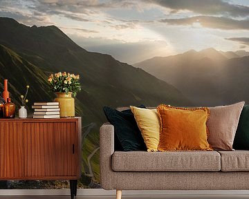 Zonsopkomst met uizicht op de Stelviopass in noord Italië van Bastiaan Veenstra