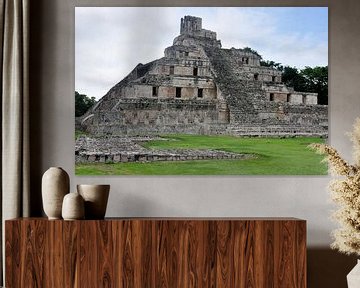 Piramide van de Vijf Verdiepingen, de ziel van de oude stad Edzná van Frank Photos
