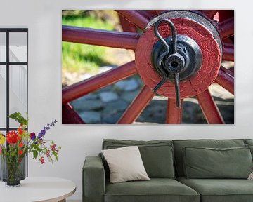 Wooden wagon wheel