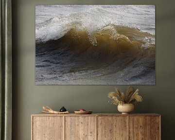 An incoming wave by Ronald Pol