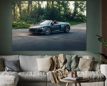 Audi R8 V10 in een Adembenemend Groene Landschap tijdens de Zonsondergang van Sebastiaan van 't Hoog