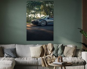 Audi R8 V10 in een Adembenemend Groene Landschap tijdens de Zonsondergang van Sebastiaan van 't Hoog