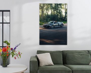 Audi R8 V10 in een Adembenemend Groene Landschap tijdens de Zonsondergang van Sebastiaan van 't Hoog