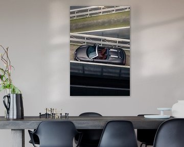 Audi R8 V10 in een Stijlvolle Parkeergarage met Zacht Licht van Sebastiaan van 't Hoog