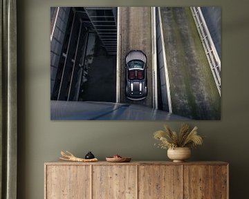 Audi R8 V10 in een Stijlvolle Parkeergarage met Zacht Licht van Sebastiaan van 't Hoog
