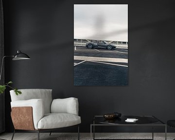 Audi R8 V10 in een Stijlvolle Parkeergarage met Zacht Licht van Sebastiaan van 't Hoog