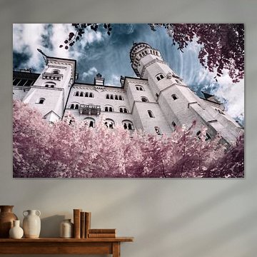 Märchenhaftes Schloss Neuschwanstein Infrarotfotografie. Fotoabzug. von Hidden Light Gallery
