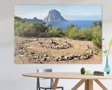 Spirals Life Journey vor dem Es Vedra Ibiza von Bianca ter Riet