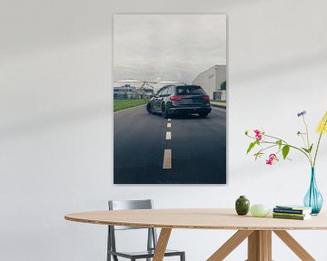 Audi RS4 ABT in einem Industriegebiet