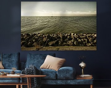Hindeloopen Friesland in Nederland. Zicht op het IJsselmeer. van Paul Salemink