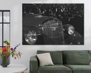Al Capone atmosphere with Prohibition-era Buick by autofotografie nederland