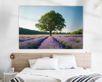 Schönes Lavendelfeld mit Baum von Imperial Art House