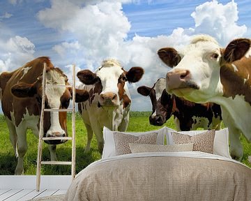 Summertime Gossip Vier Friese Koeien op een Weelderige Weide van Jan Brons
