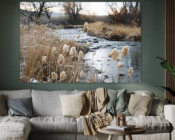 Ruisseau tranquille avec des plantes aux couleurs de l'automne sur Imperial Art House