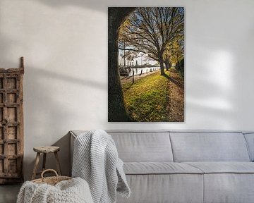 Herbstbild im Gegenlicht am Hafen von Enkhuizen von Harrie Muis