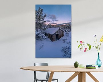 Verlaten hut in sneeuwlandschap van Art & Soul Creations