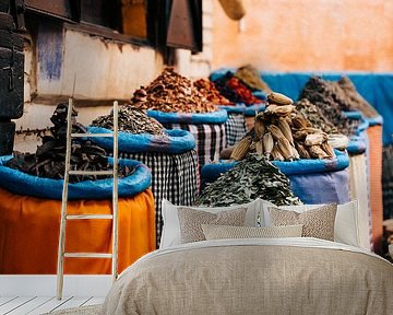 Farbenfroher Gewürzmarkt in Marrakech von Dave Adriaanse - Photography