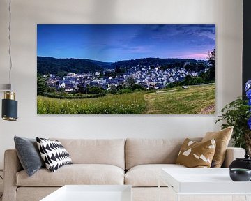 Freudenberg in Siegerland - stadspanorama bij zonsondergang van Frank Herrmann