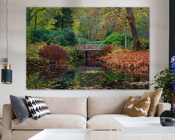 Park Oranjewoud met houten bruggetje tijdens de herfst van R Smallenbroek