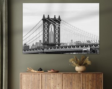 Manhattan Bridge, New York, with the Empire State Building on background van Carlos Charlez