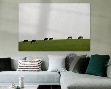 Koeien in glooiend landschap van Ger Loeffen