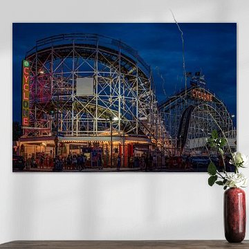 Les montagnes russes Cyclone à Coney Island, New York