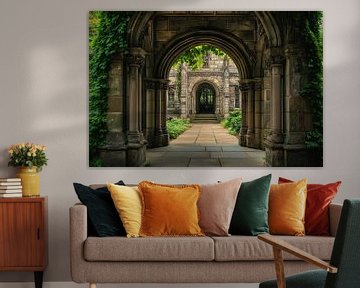 Oude stenen boog met details van Imperial Art House