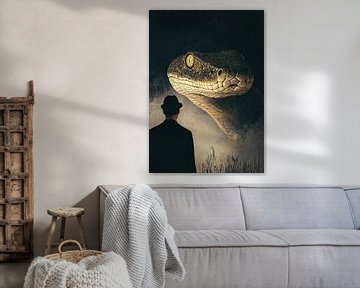 The mirror of the wild: a snake that dominates its environment