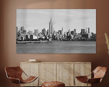 New York skyline met de Empire State Building (zwart wit) van Be More Outdoor